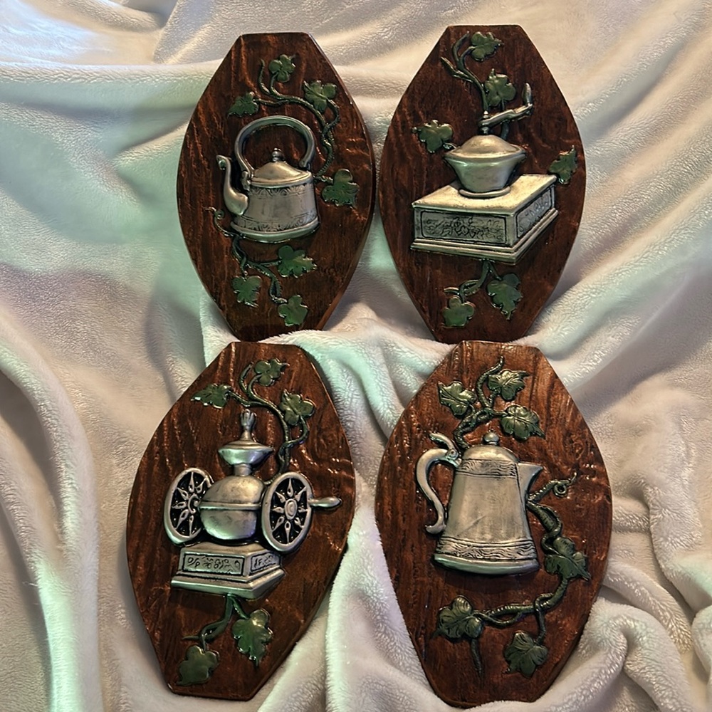Vintage 1970’s kitchen wall plaques.